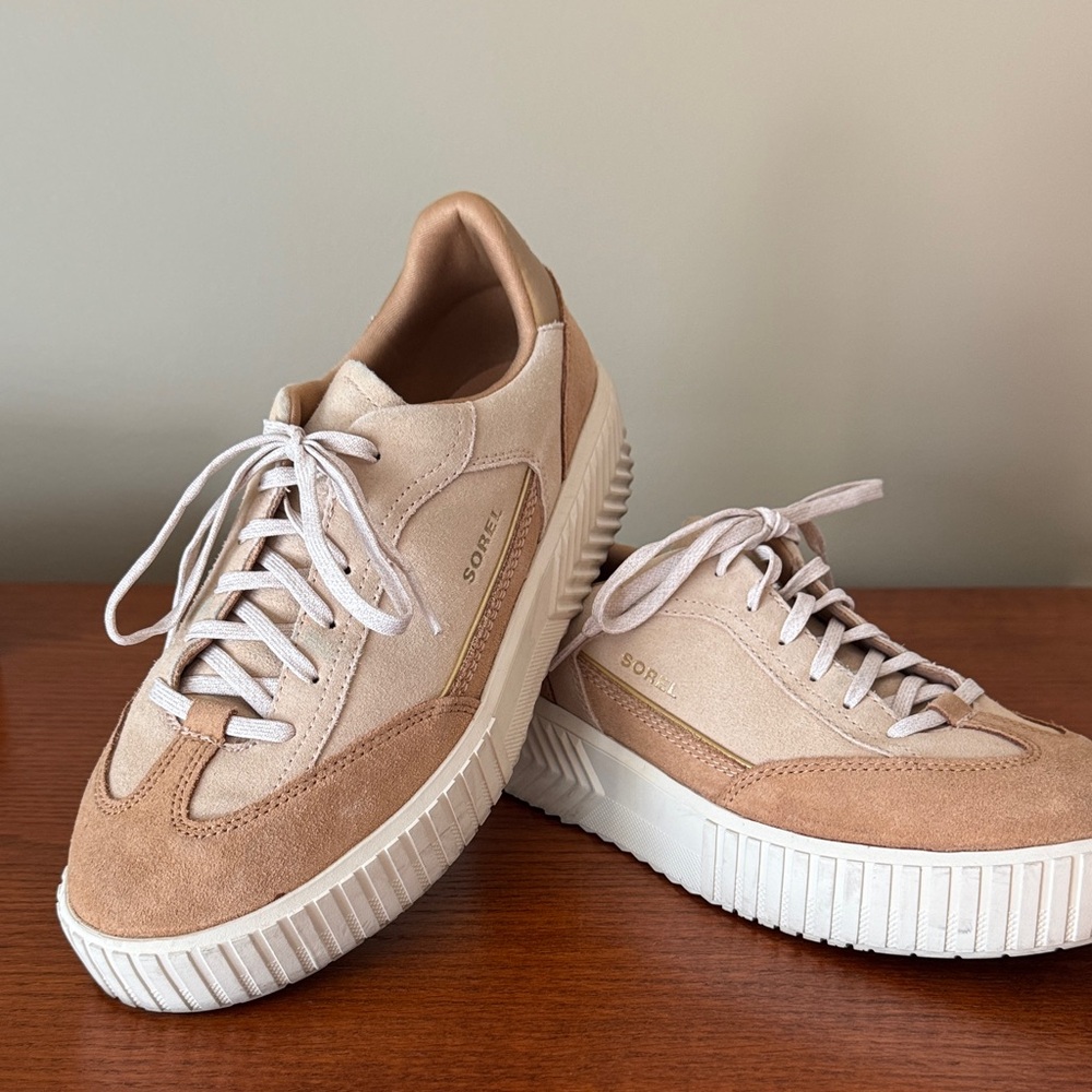 Sorel Women's Beige and White Sneakers